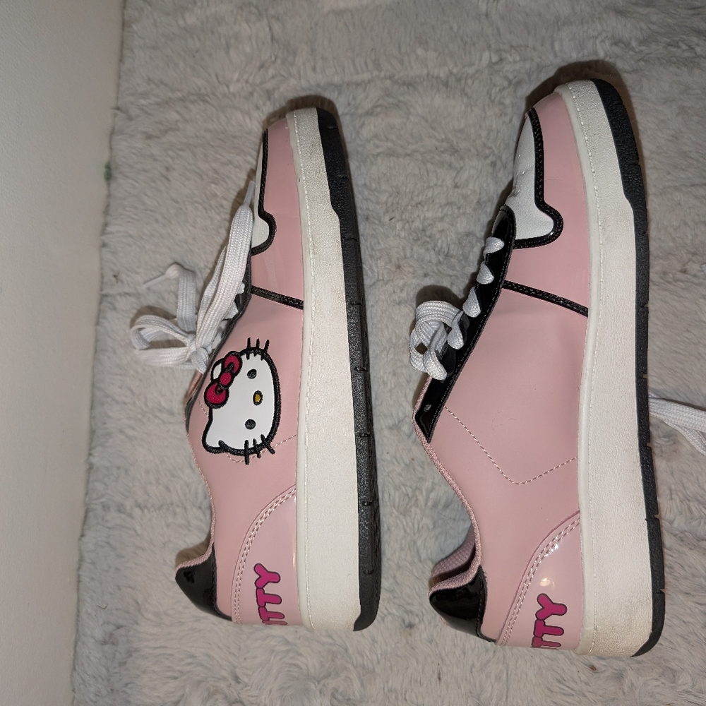 New Hello Kitty Shoes - Picture 2 of 4